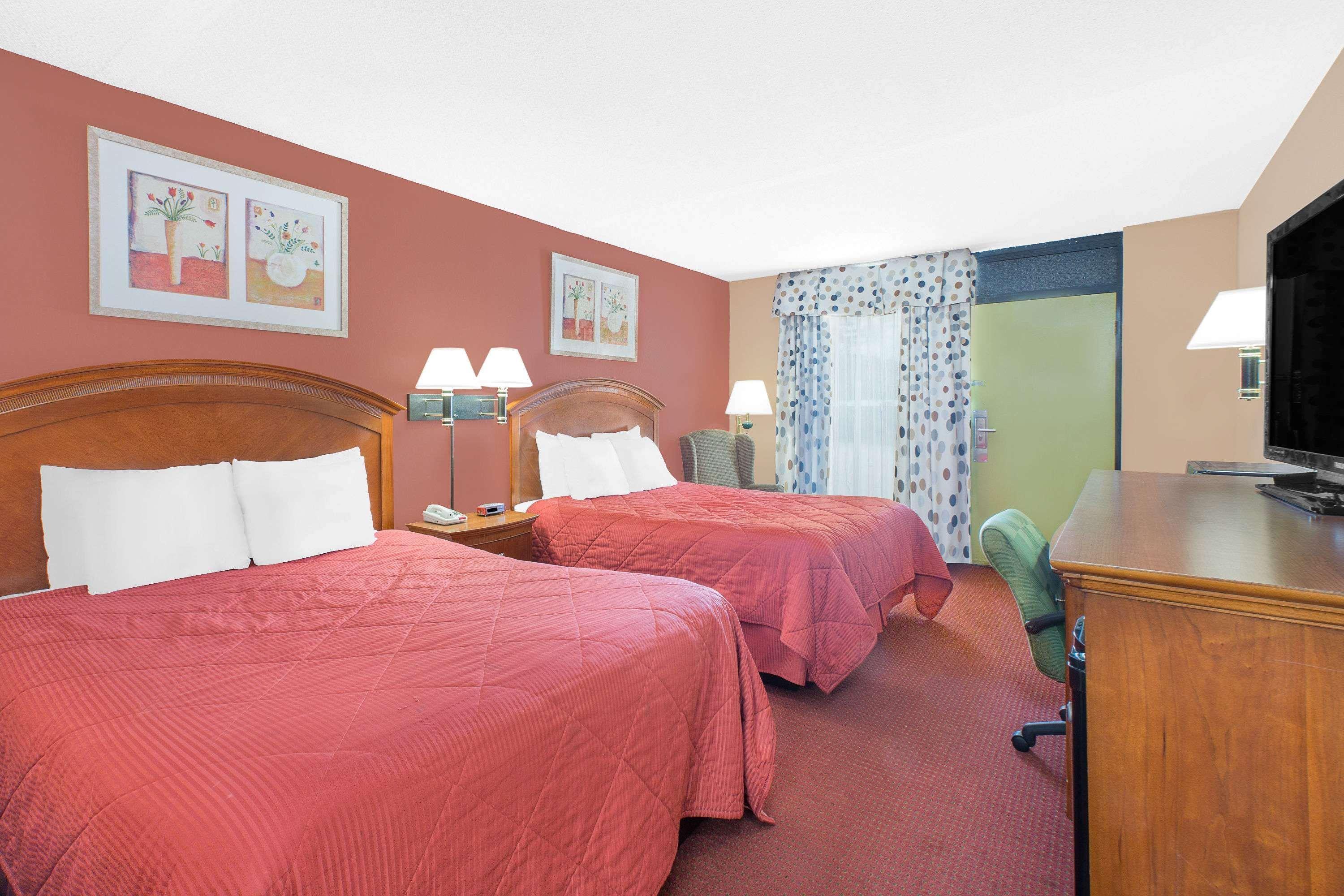 Super 8 By Wyndham Marion Nc Hotell Eksteriør bilde